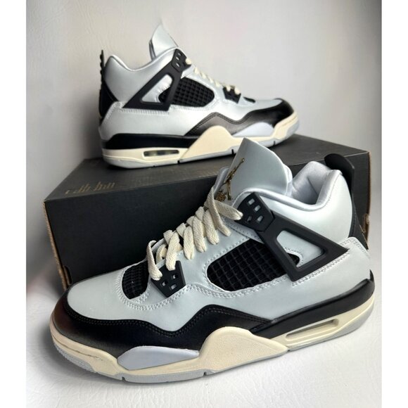 G48- SIZE 5.5Y / 7 WOMEN'S AIR JORDAN 4 RETRO PURE PLATINUM/ METALLIC GOLD FZ858